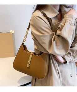 P00124 Shoulder bag