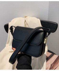 C22099821 Shoulder bag